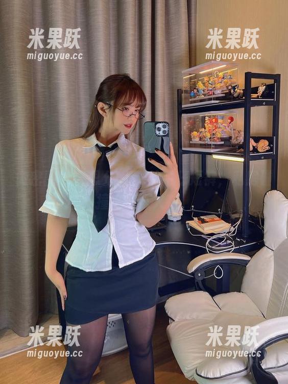 张思允nice 微密圈 - 张思允nice的牛仔短裤,私房碰撞出的小火花。