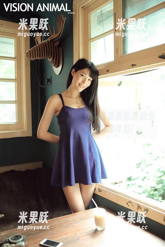 推女神 - 看这里！施忆佳最新原图抓拍少女心——找到了我的灵魂伴侣！