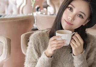 推女神 - 在线福利:看“纯小希”的裸足图集,让双脚重拾自信!