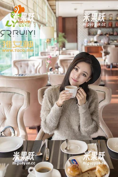 推女神 - 在线福利：看“纯小希”的裸足图集，让双脚重拾自信！