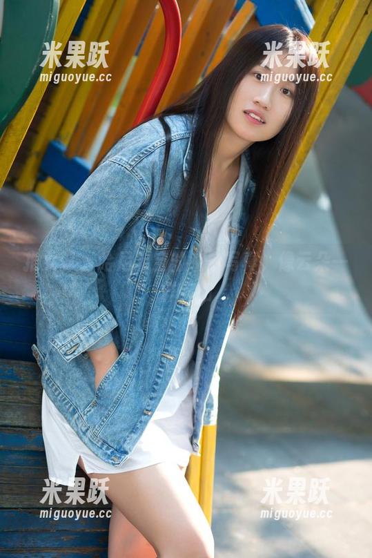 推女郎-哈尼宝宝 推女郎 - 哈尼宝宝的纯白写真,像云朵一样软和