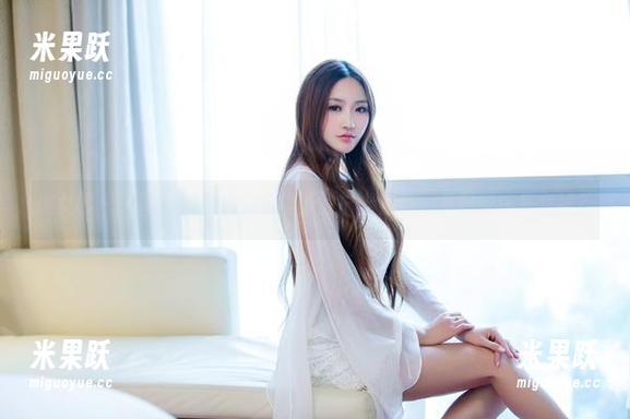 推女郎 - 原图军事行动：艾栗栗的护士角色，是偶像还是女神？