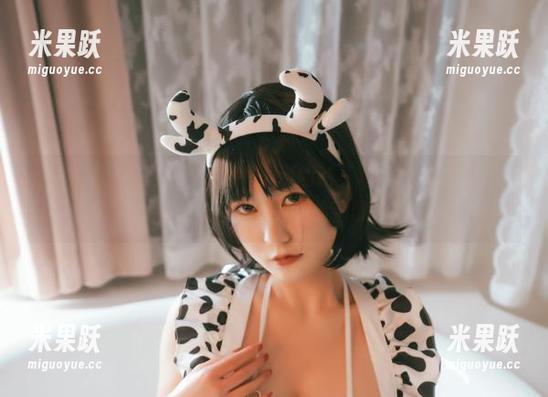 星澜是澜澜叫澜妹呀 来了来了,星澜是澜澜叫澜妹呀的新“弩S”cos又刷屏,更新之后的她反差感太强烈了。