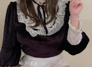 死库水的背景下,是依酱吖的写真分享显得独一无二!