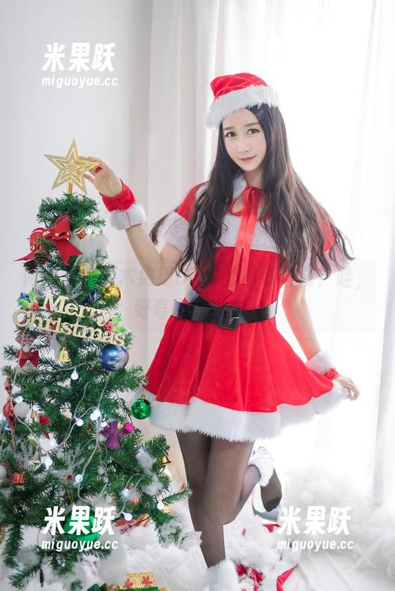 木绵绵OwO 网盘里藏着木绵绵OwO的吊带写真?哇,好奇心作祟中...