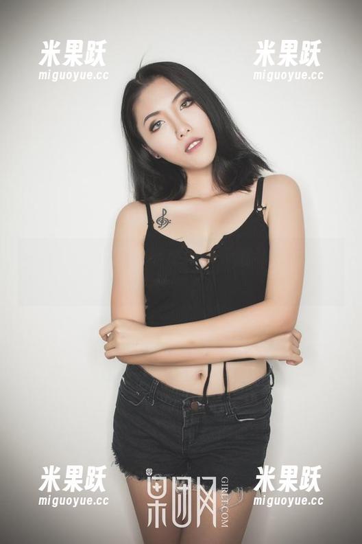 果团网-周妍希 果团网 - 走错片场?周妍希的私房裤里丝新体验