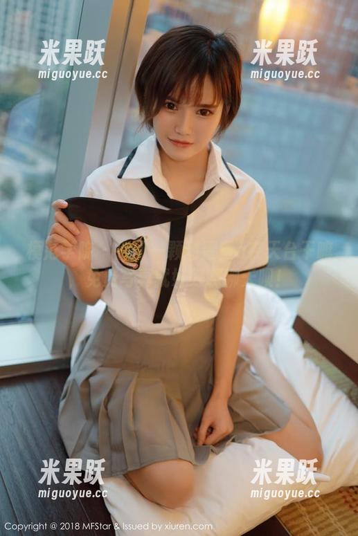 模范学院 - 别问一颗甜蛋黄a在天台干嘛，免费写真就好好聊聊天呗！