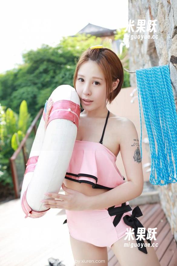 模范学院-唐琪儿Beauty 模范学院 - 唐琪儿Beauty和她的蕾丝图包,简直为视力测试量身定做