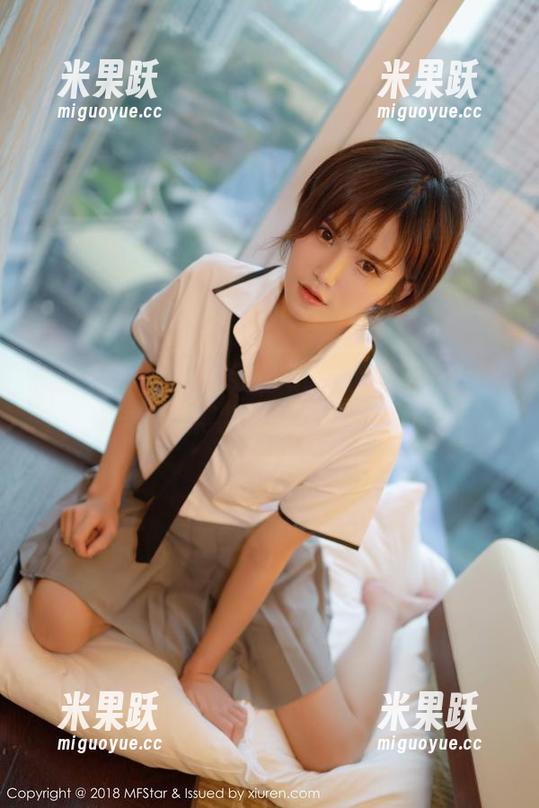 模范学院-苏西-susie 模范学院 - 苏西-susie的短裤写真可真有意思,弄得我想给短裤洗个眼。