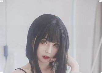 清颜真德秀的黑色作品集,有种“我不怕你们评头论足”的气场。