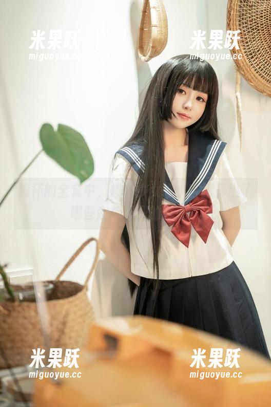 爆机少女喵小吉 绮怀的全套中,爆机少女喵小吉摆弄出了哪些意想不到的姿态?