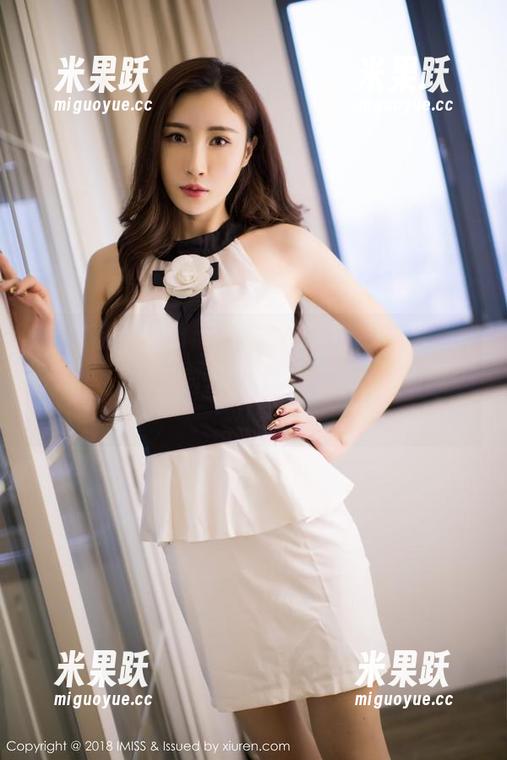 爱蜜社-LindaLinda 爱蜜社 - LindaLinda的花嫁美图刚发布,注意,这里面满满都是新婚少女的幻想!