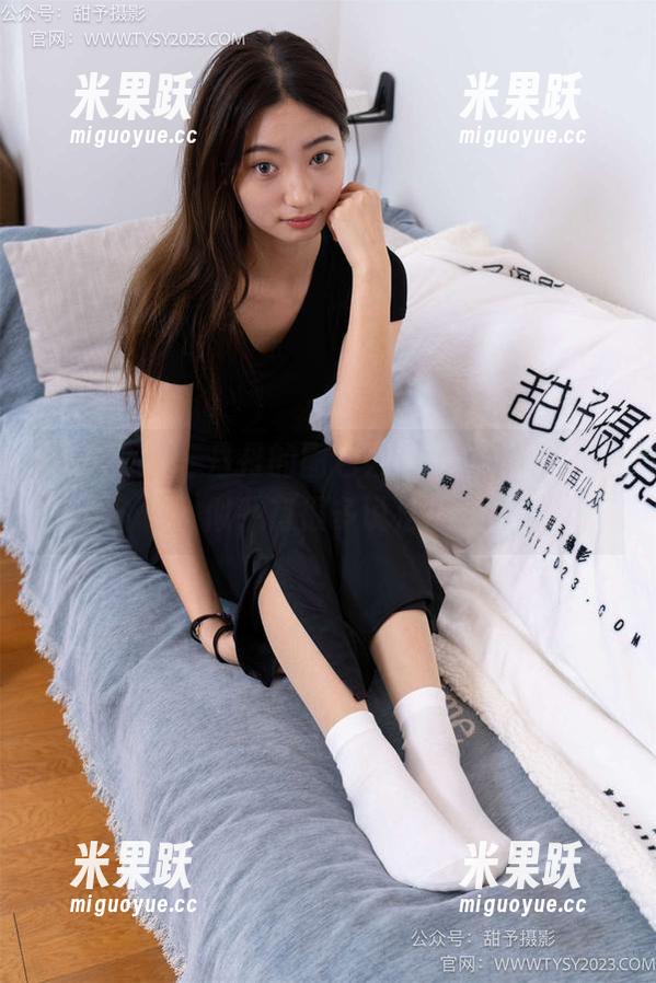 甜予摄影-丹丹 甜予摄影 - 丹丹的图包分享,那个裸足,似乎有很多说法呢