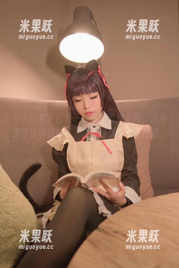 不小心看了白易子教主的婚纱美图，脑海里已在策划婚礼，尽管连对象都没找到，哈哈！