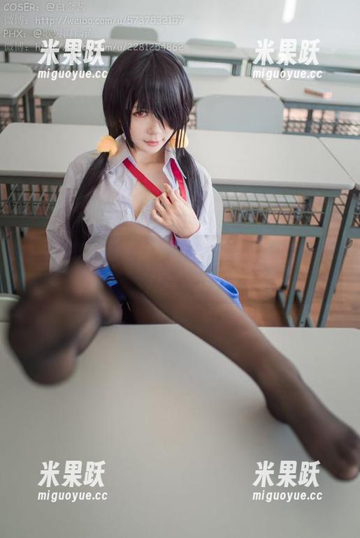 过来瞧瞧！白金Saki的五更琉璃旗袍写真，绝对免费拿！