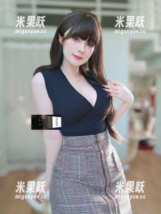 这不就是白银81的白色竞泳版无圣光写真吗？我竟有点小心动！
