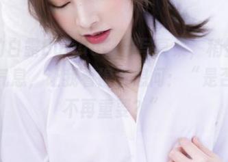 最新的白露Bululu制服写真集,稍显小叛逆的气息,让我看得直想问:“是否校规不再重要?”