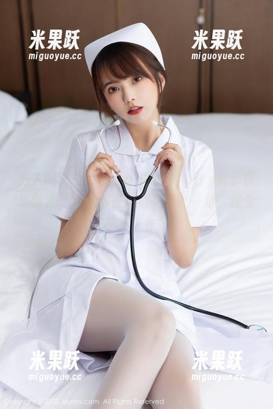 秀人网 - 图片精选：周慕汐fairy展示职场制服，大家都在想她有没有一句“我今天不想工作”。