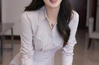 秀人网 - 从此再也不想穿鞋了,柚柚小奶瓶的无圣光裸足图包值得收藏