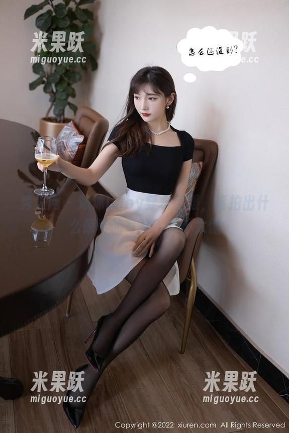 秀人网 - 沐沐baby穿水手服，能拍出什么惊奇的写真？真不太懂
