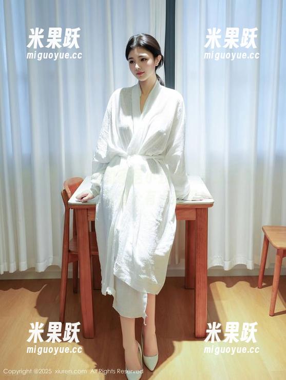 秀人网-言沫 秀人网 - 无用的家居小技巧!言沫的作品,这福利…有点意思!