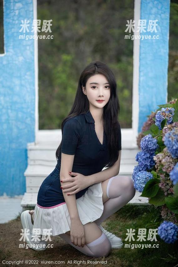 秀人网-颖仪baby 秀人网 - 颖仪baby的旗袍写真,原图一个字就是:惊艳!
