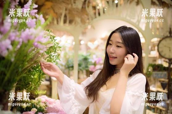 穆零Mu0的照片不仅有“朦胧美”，还有可能是外星人来者，大家慢慢拍，别闹！