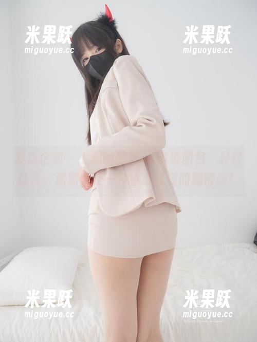紧急企划-小恩 紧急企划 - 小恩的黑丝JK高清图包,轻轻打开,满满都是一种小心翼翼的期待感!
