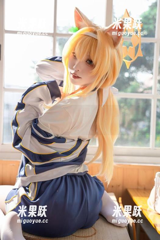 纸悦Etsu_ko制服原图，眼睛都不够用，哈哈！