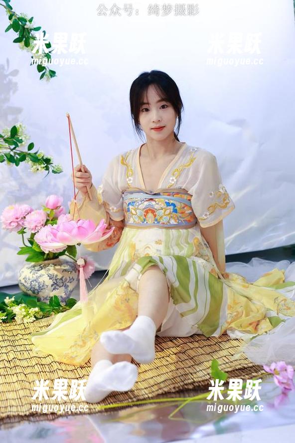 绮梦摄影 - 拍过那么多，Aubrey这次的精选版好像又为那件白裙子添加了光环，真假！？原图真没在怕的。