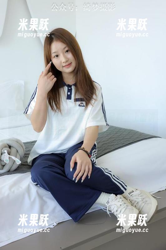 绮梦摄影-小艺 绮梦摄影 - 小艺的居家定制写真,上面讲究的细节让我怀疑她住的是哪个豪宅……
