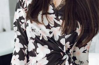 花漾show - 尤妮丝egg的比基尼原图,像是一张画,太饱满了吧?