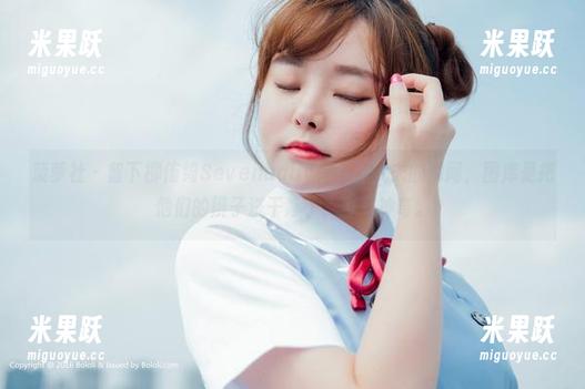 菠萝社 - 留下柳侑绮Sevenbaby在马尔代夫的瞬间，图库是把他们的辫子洗干净了，可真神奇。