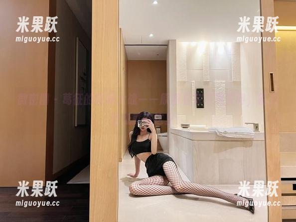 葛征 微密圈 - 葛征的眼镜大战——原图看完不想关闭,省力壁纸就在这里!