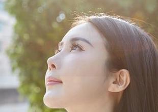 蜜桃社 - 毕竟每个家都需要铃木睡衣照片里的那种放松感,对吧?