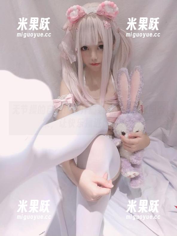 无节操的自拍！蜜汁猫裘的坏学妹原图合集，让快乐撞进你的脸！