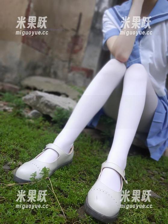 西尔酱 最新合集:西尔酱的校服白丝,别说我没提醒你,这组合太犯规了。