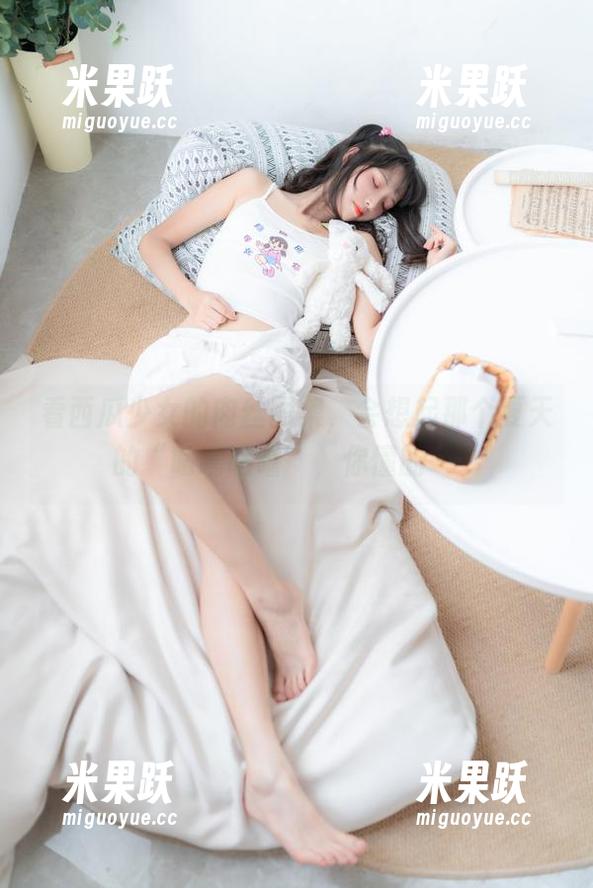 看西瓜少女的肉丝图集，会想起那个夏天的“咕噜咕噜”，你懂的……