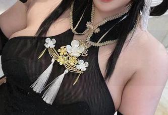 贝贝琪Becky的黑发豹纹写真,仔细观察,那是一场光带来的猎奇。