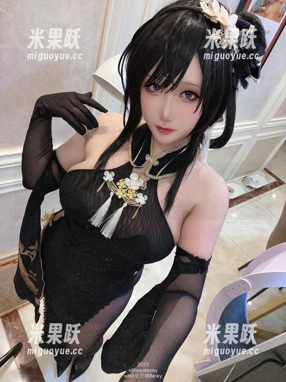 贝贝琪Becky的黑发豹纹写真，仔细观察，那是一场光带来的猎奇。