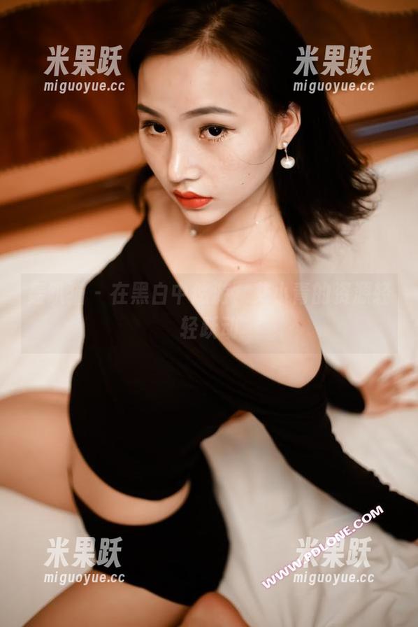 轰趴猫-艾小青 轰趴猫 - 在黑白中悠游,艾小青的资源轻轻跃动