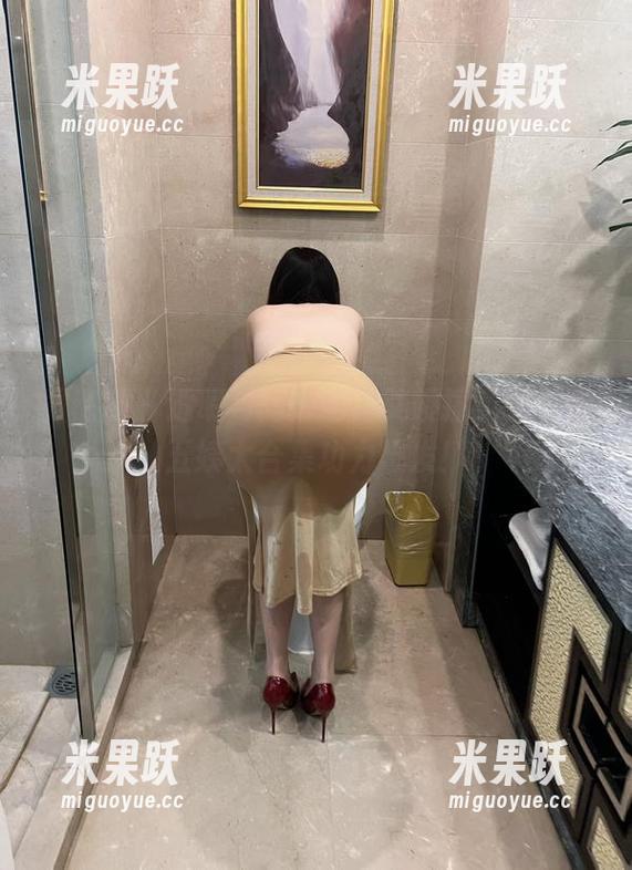 微密圈 - 透明与高清的完美碰撞，迷人的五姨太合集功力爆发！
