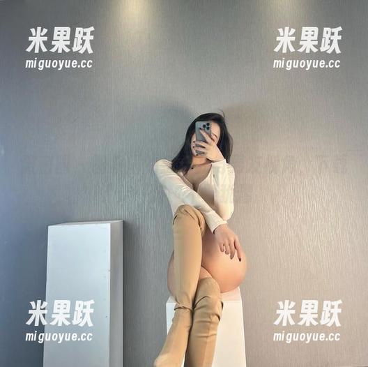 微密圈 - 图集里的金希儿与男友视角，下载走一波，不要犹豫