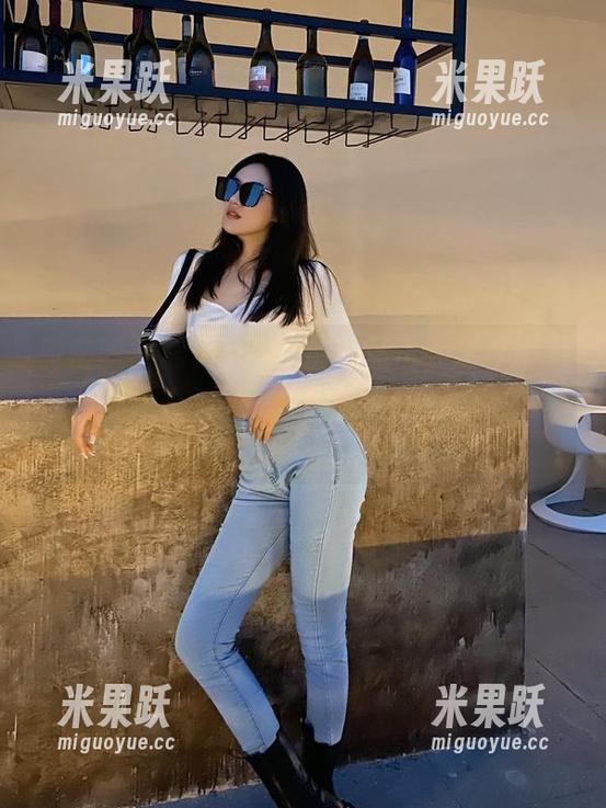 微密圈 - 黑色蕾丝下的陈佩奇，能否把无聊化为灵感？美图集带你走进这个小宇宙！
