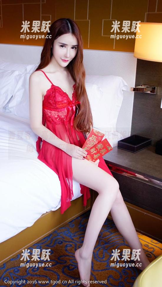 青豆客-汪佩妮Penny 青豆客 - 高清的连衣裙——汪佩妮Penny的写真,平静中隐藏的小骚动?