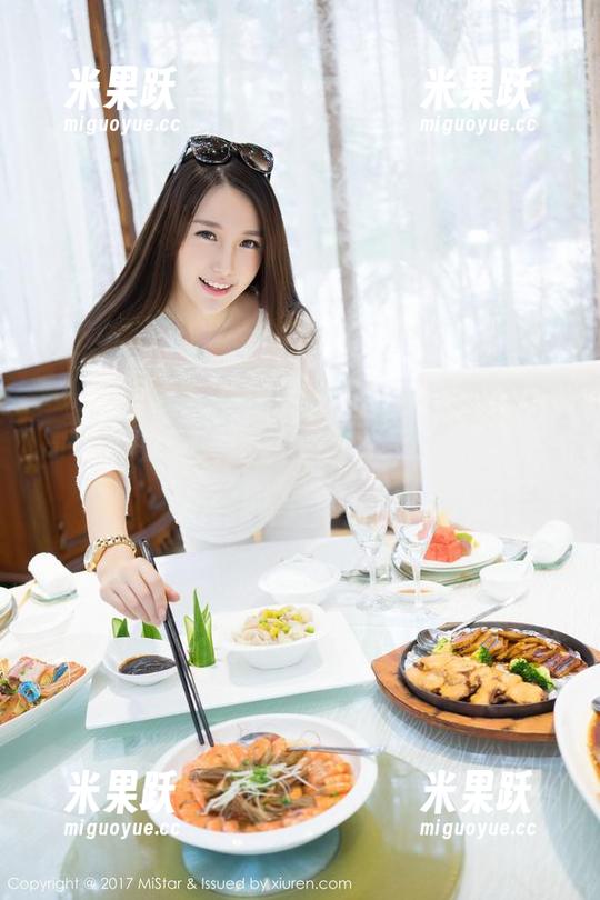 魅妍社 - 国产版“豹纹情缘”：黄歆苑新知名写真更新，见证这场“猫”与“狗”的爱恋！