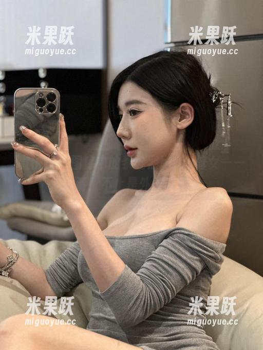 微密圈 - 图库中的黎允熙baby修女——高清！不止是外表的传递